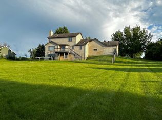 619 Zumbro Hills Dr SW, Oronoco, MN 55960