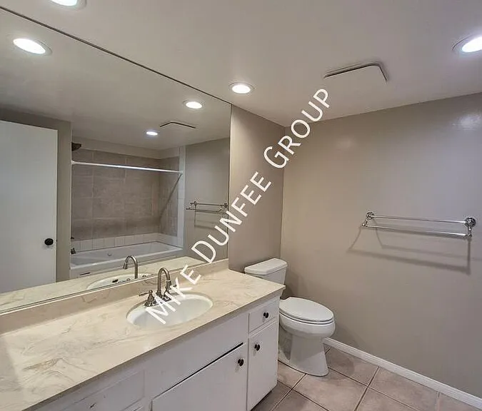 2699 E 20th St #D — Photo 14