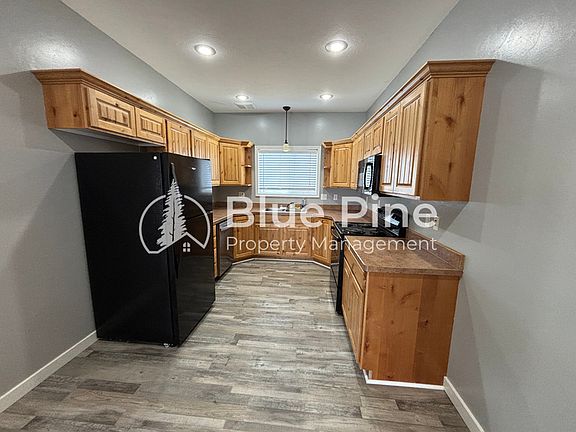 4th image of 2803 Mary Dr