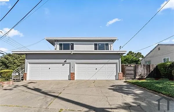 3 bed, 1000 sqft, $3,600 — Photo 2