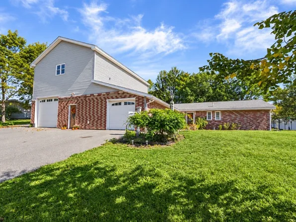 7 Lisa Rd, Peabody, MA 01960