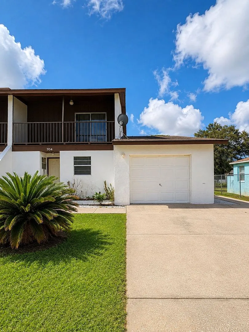 Spacious 3-Bedroom Home in Prime Poinciana Location A Must-See! — Photo 3
