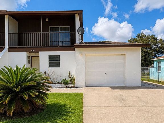 3rd image of 704 Lucaya Dr