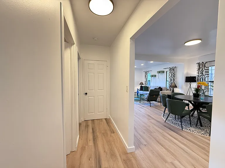 1235 S Longwood Ave #1235 — Photo 22