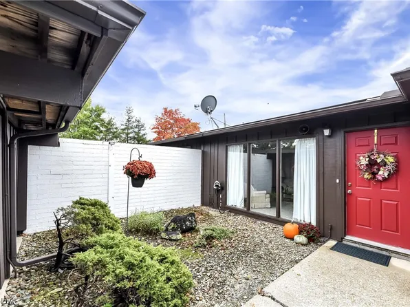 50 Greenfield Ct, Berea, OH 44017