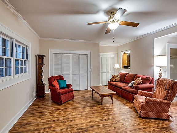 Spacious family room. Closet