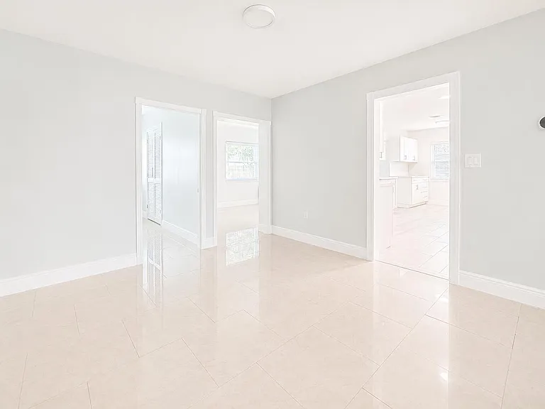 1200 NW 76th Ave — Photo 19