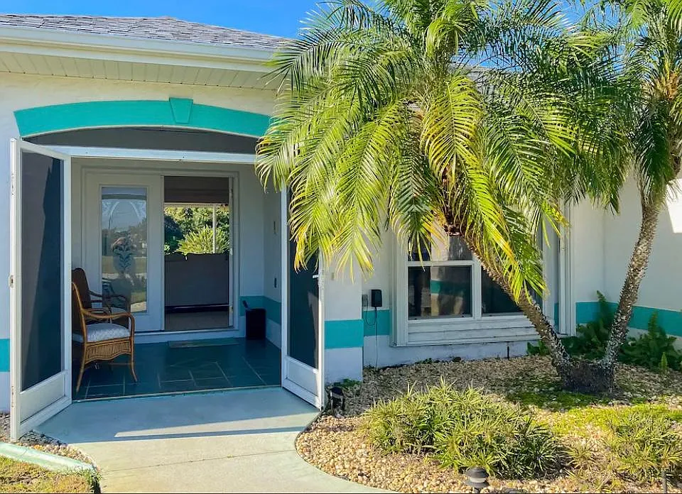 317 Rotonda Cir