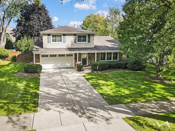 340 Green Valley Dr, Naperville, IL 60540