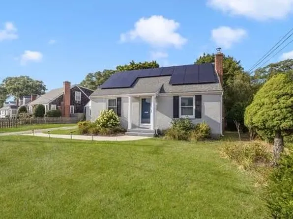 59 King Phillip Dr, North Kingstown, RI 02852