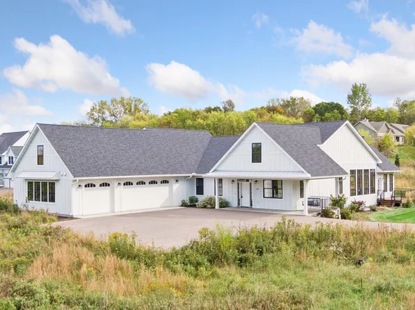 1191 42nd St, Hudson, WI 54016