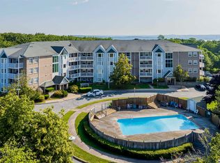 93 Kearney Lake Rd #303, Halifax, NS B3M 4E7