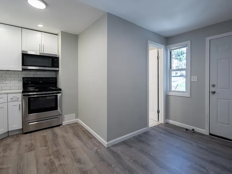 169 Hutton St #2 — Photo 7