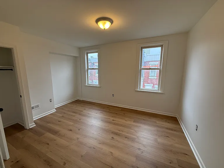 1338 S Myrtlewood St — Photo 8
