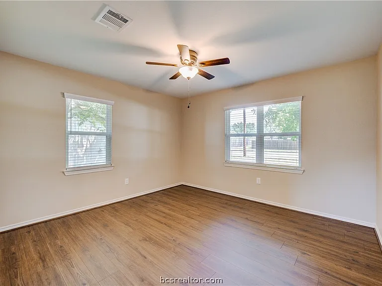 703 Horlock St — Photo 26