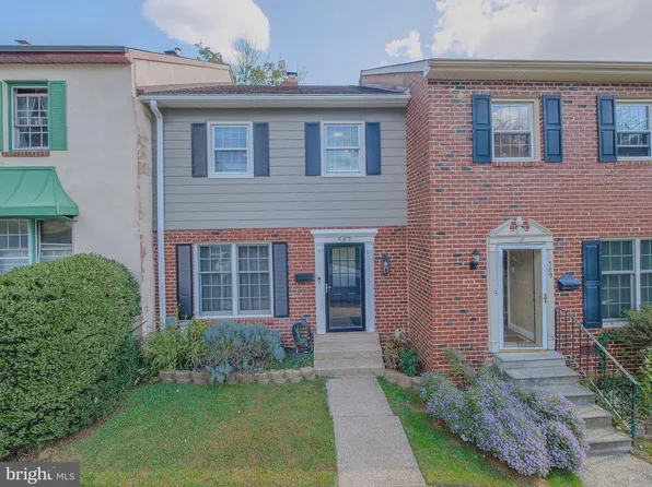 587 E Saint Andrews Dr, Media, PA 19063