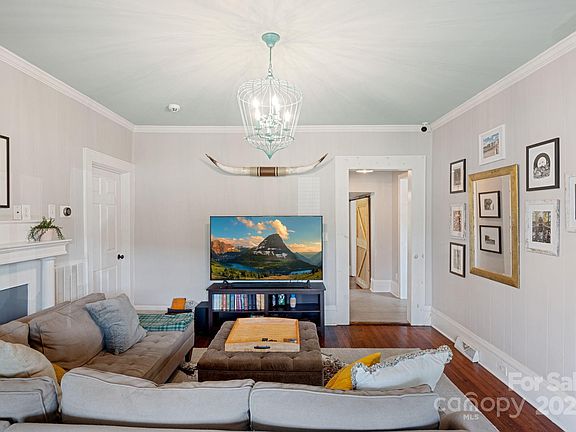 5th image of 329 Linestowe Dr