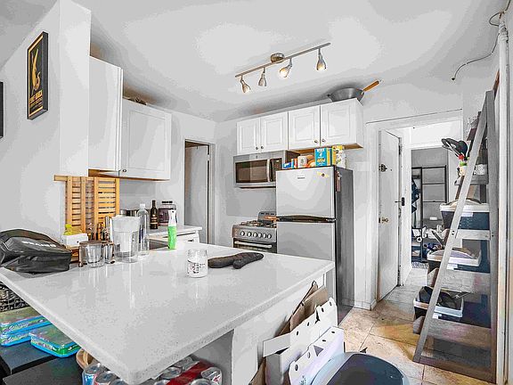 5th image of 4 Morton St APT 2