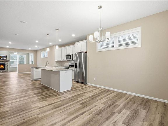 4th image of 527 Morgan Dr