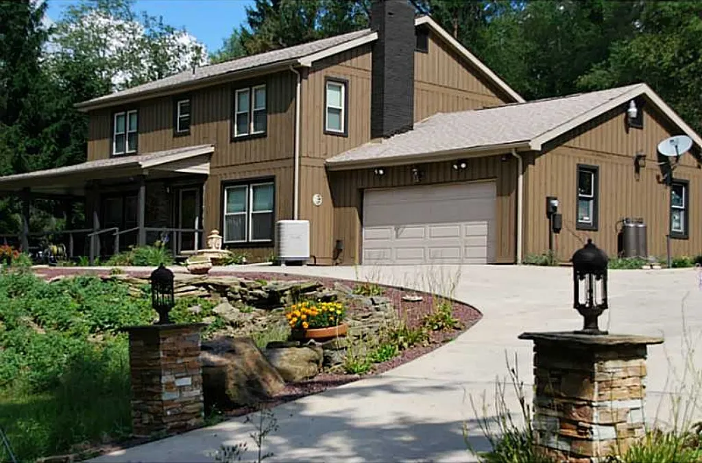 460 Beaver Road photo 1