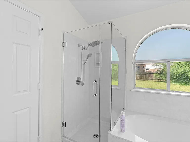 406 Covent Dr — Photo 25