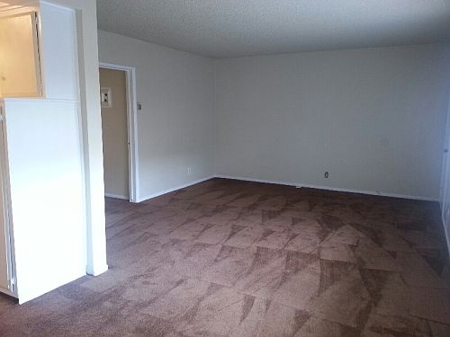 3rd image of 6125 S Victoria Ave APT 04