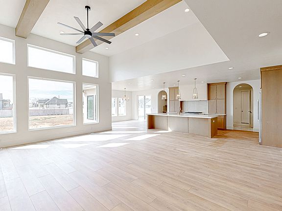 2nd image of 667 N 550 W