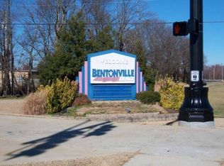 1110 NE Monroe, Bentonville, AR 72712