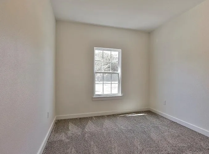 220 Jones St — Photo 13
