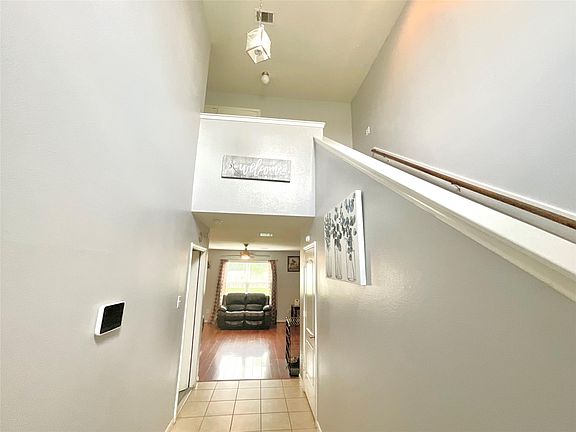 4th image of 2522 Tracy Ln