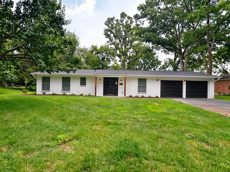 113 Fieldstone Dr — Photo 1