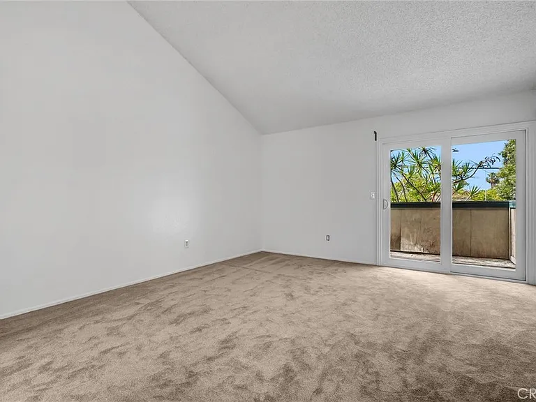 4526 Heil Ave — Photo 11