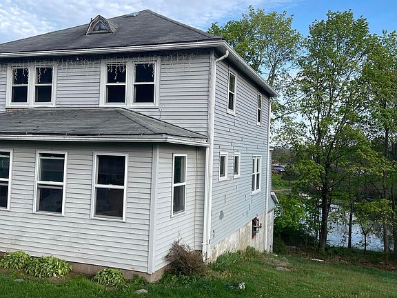 3rd image of 589 Lily Lake Rd