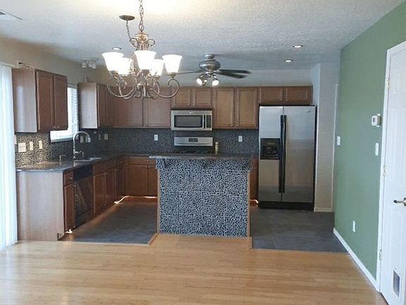 4th image of 1809 Black Gold St SE