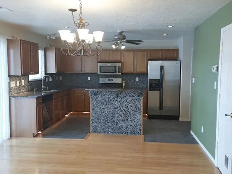 1809 Black Gold St SE — Photo 4