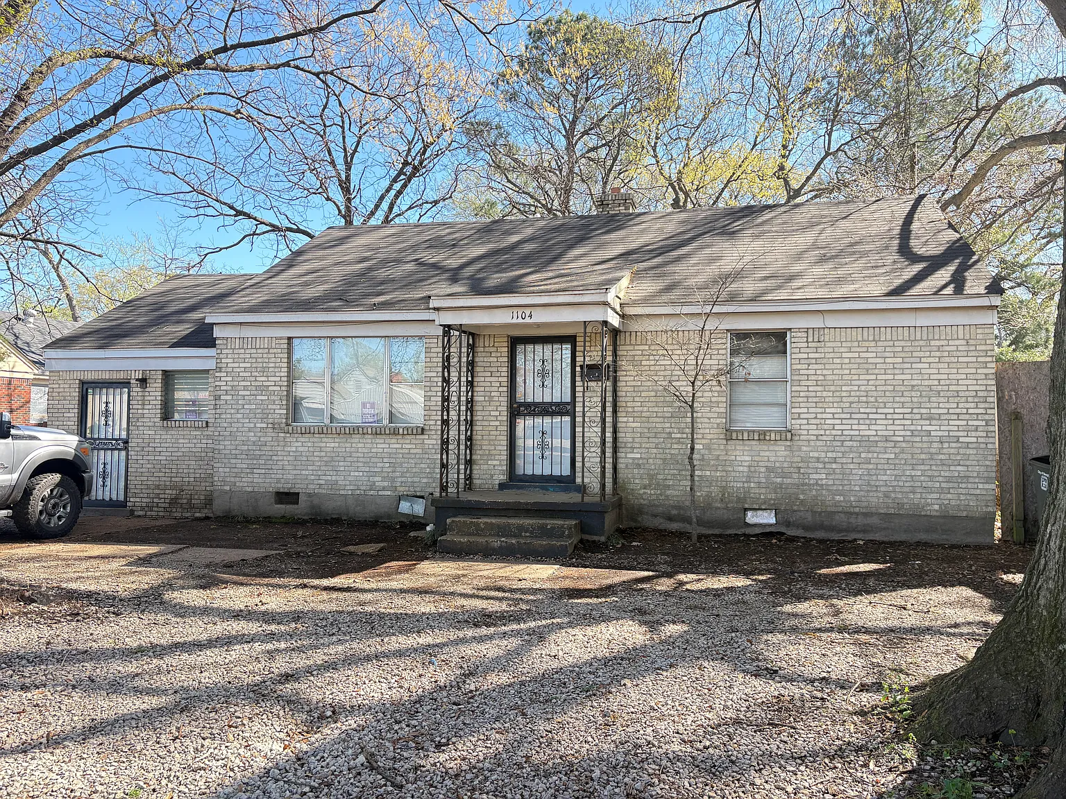 3 bed, 1224 sqft, $1,100 — Photo 1
