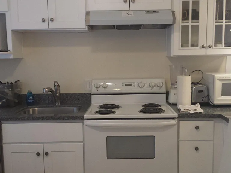 357 Hawthorne Ave #C — Photo 36