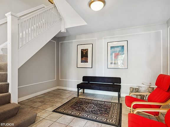 2nd image of 1627 W Pratt Blvd #3
