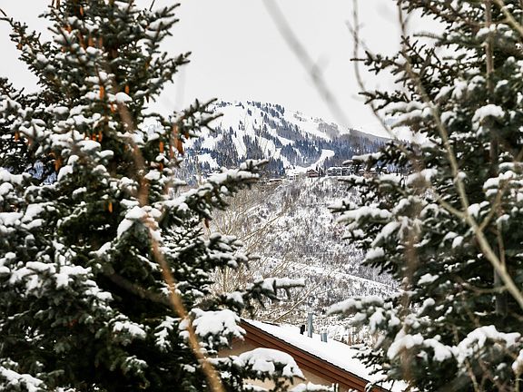 2nd image of 2744 Gallivan Loop #23