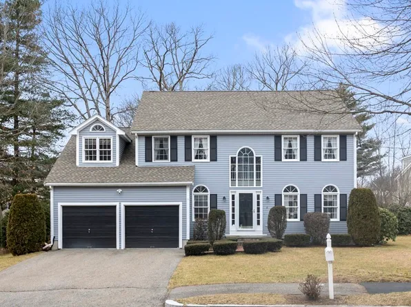 8 Essex Rd, Norwood, MA 02062