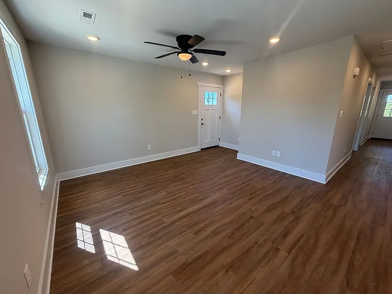 460 Highland Ave #B — Photo 3