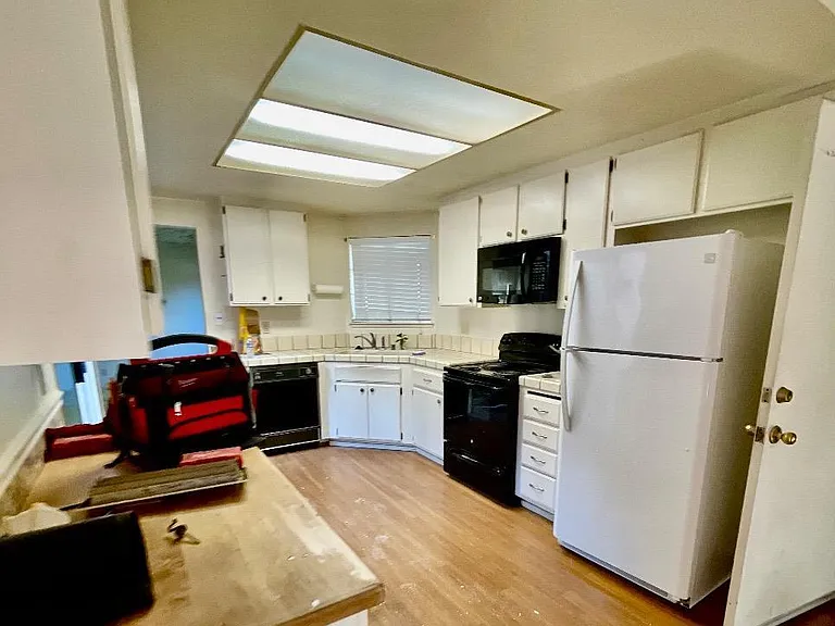 3400 Crowley Ct — Photo 4
