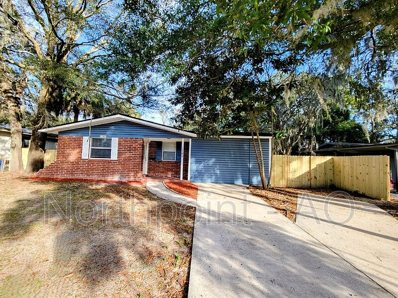 1st image of 1747 Cesery Blvd
