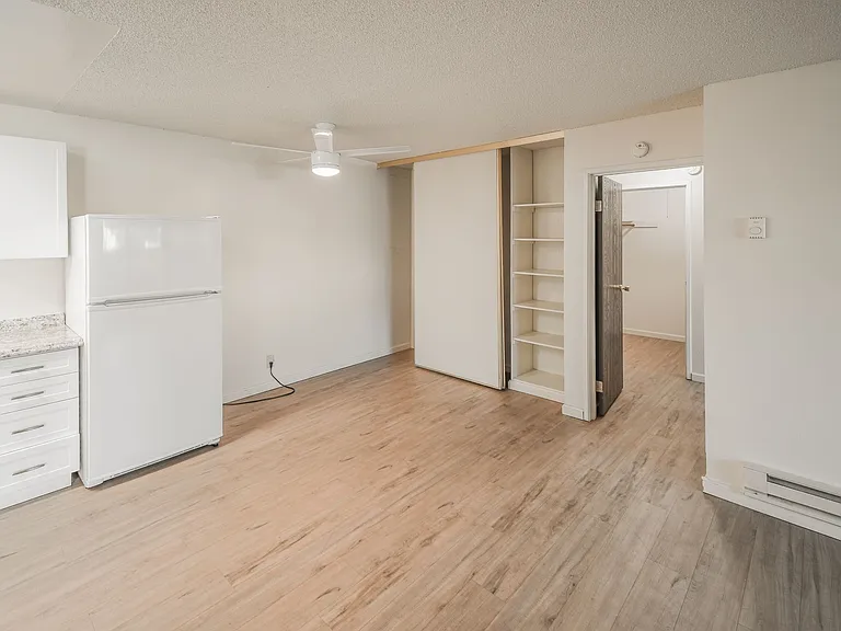 Emerald Bay Apartments — Photo 6