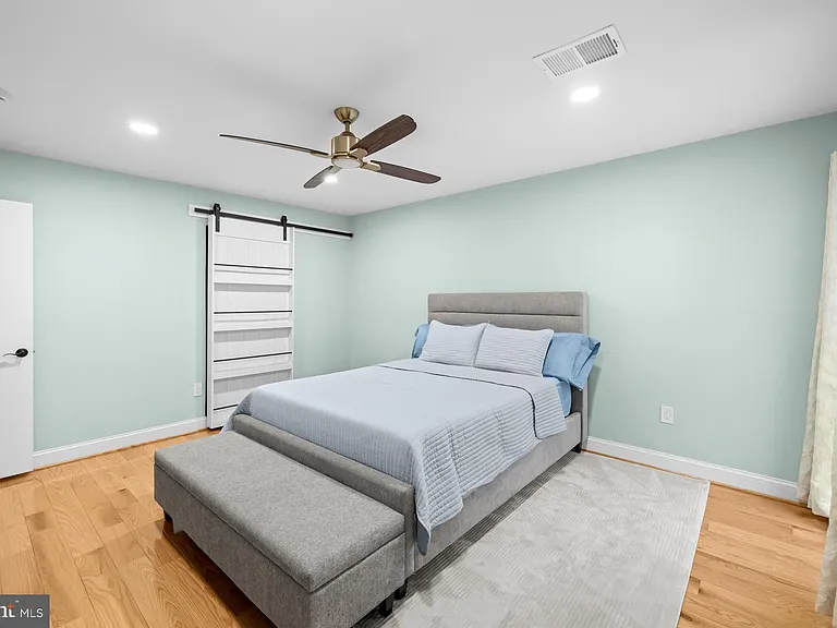 9820 Georgia Ave #21302 — Photo 17
