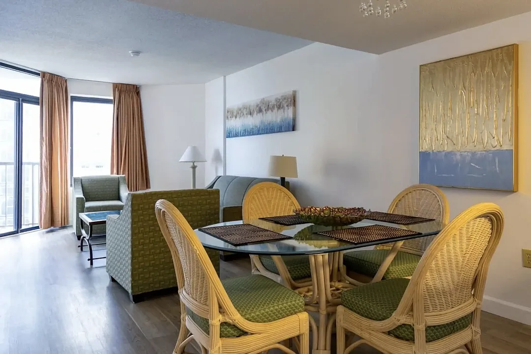 2 bed, 1050 sqft, $1,800 — Photo 4