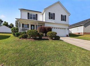 12 Marietta Ct, Thomasville, NC 27360
