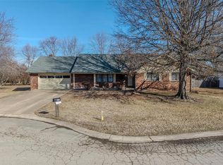 409 Carriage Pl, Lebanon, MO 65536