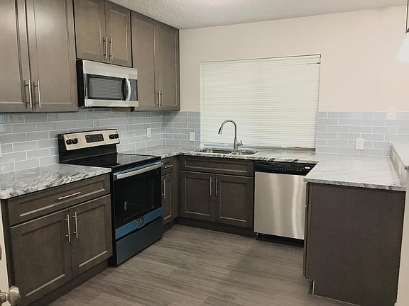 4th image of 2508 Willow Ln