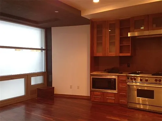 Rented by Macklowe Investment Properties | media 15